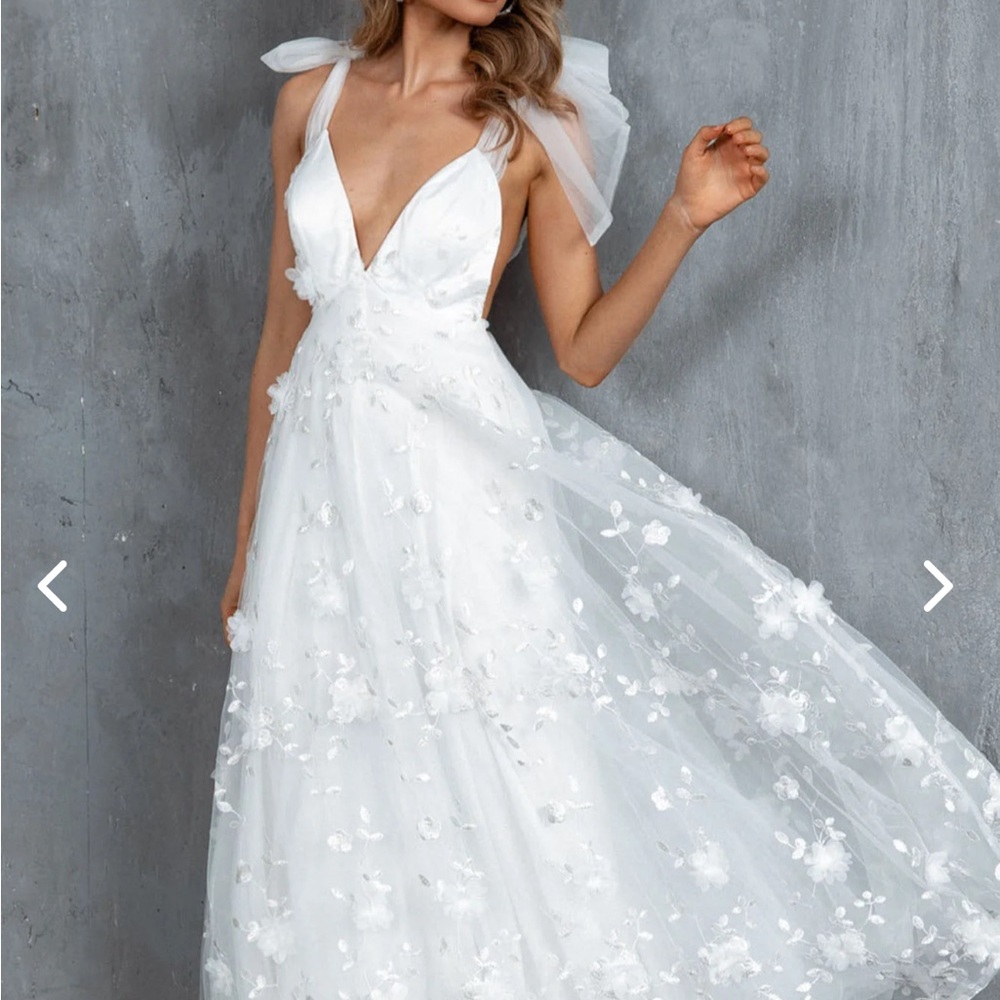 CHANTILLY TIED SHOULDER MAXI DRESS WHITE